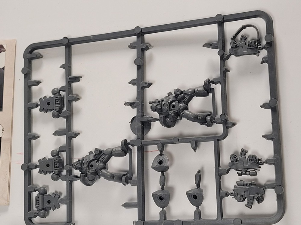 Games Workshop Warhammer 40K Paint Set Space Marine OOP Plastic