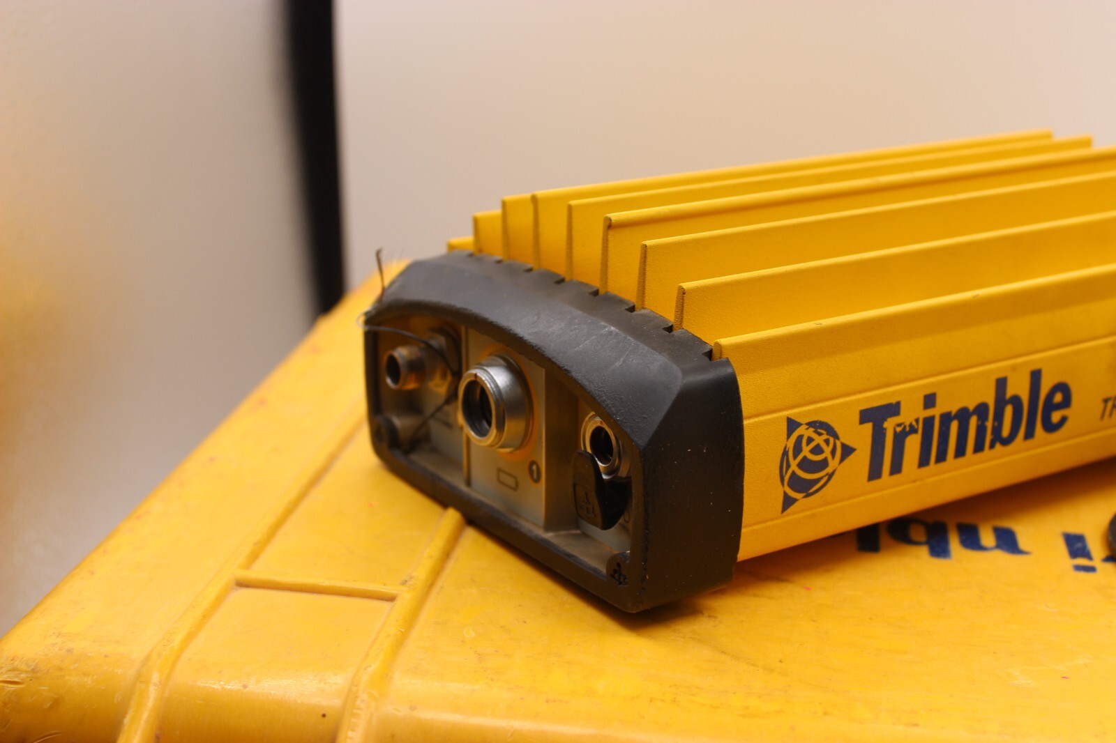 Trimble Trimmark 3 450 - 470MHz UHF Base Radio with Accessories WITH CASE
