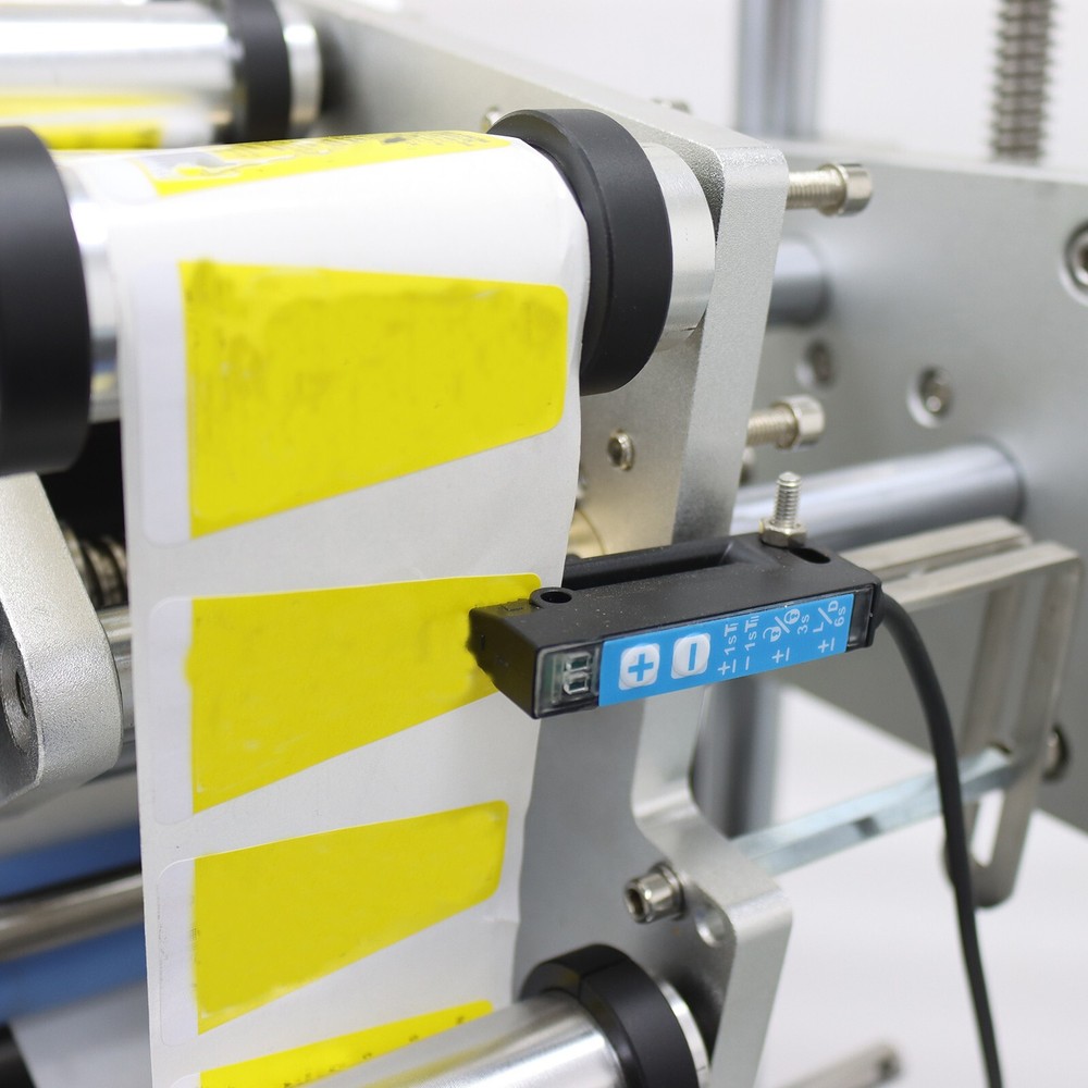 Automatic Full Labeling Conveyor Roller Horizontal Labeling Machine 0.59-1.18"
