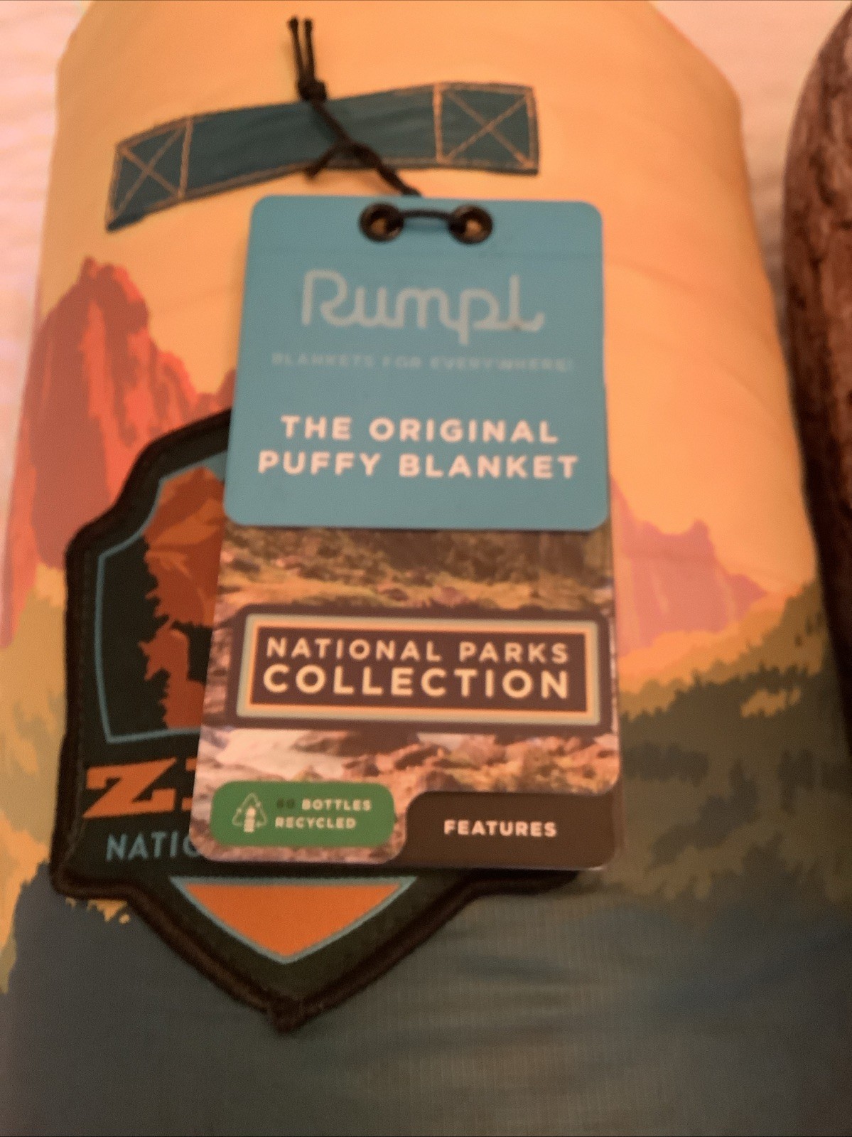 Rumpl Original Puffy Blanket NWT & Kikkerland pillow