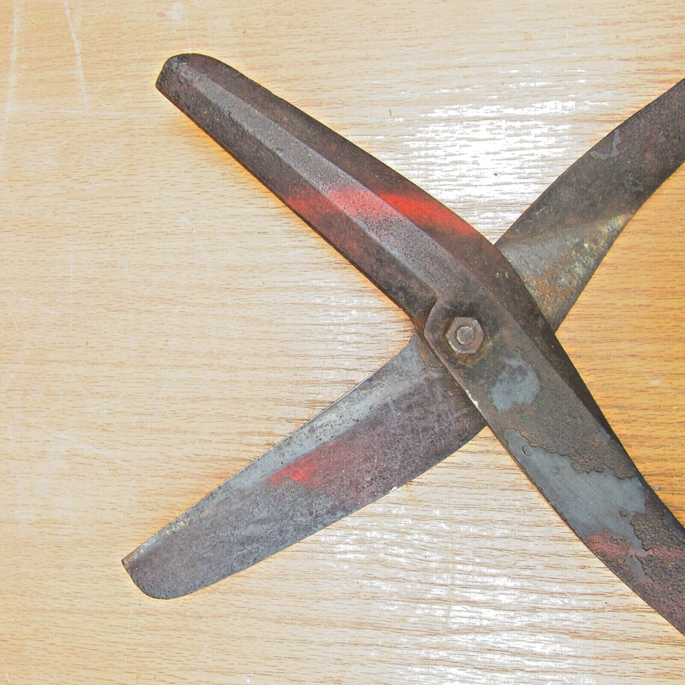 Metal cutting bench shears