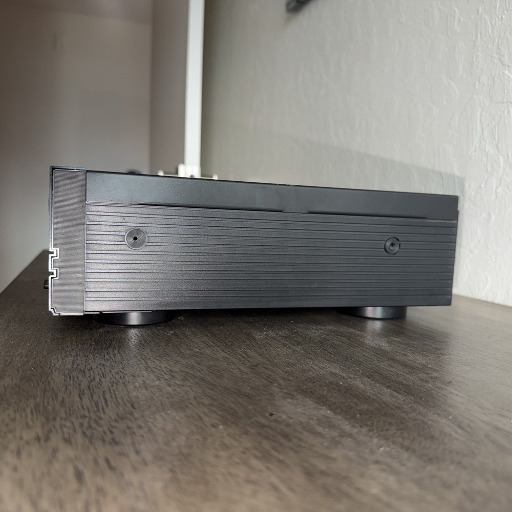 Denon DCD-810 PCM Audio Technology Double Super Linear Converter CD Player