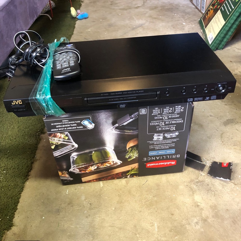 JVC DVD / CD player with remote