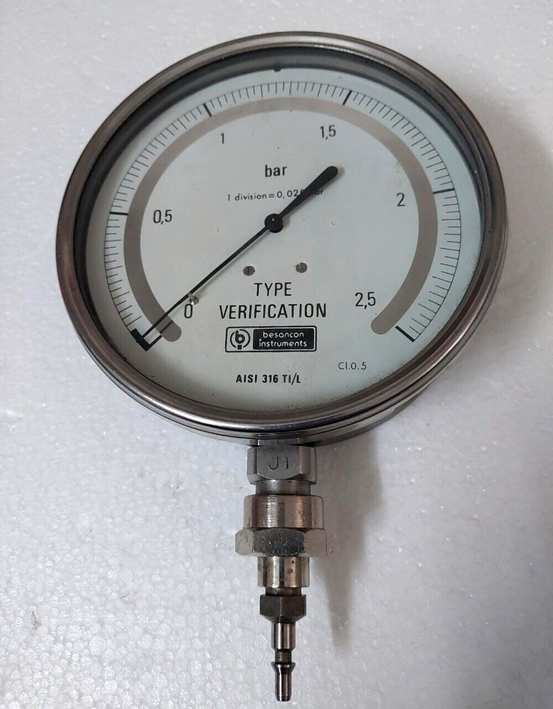 Besancon instruments Hand held test pump Pressure calibrator