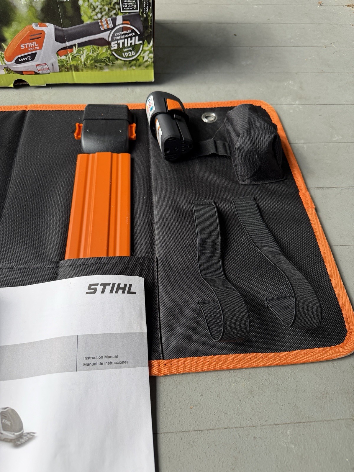 STIHL HSA 26 Cordless Garden Shears Hedge Trimmer + Battery, Case & Charger