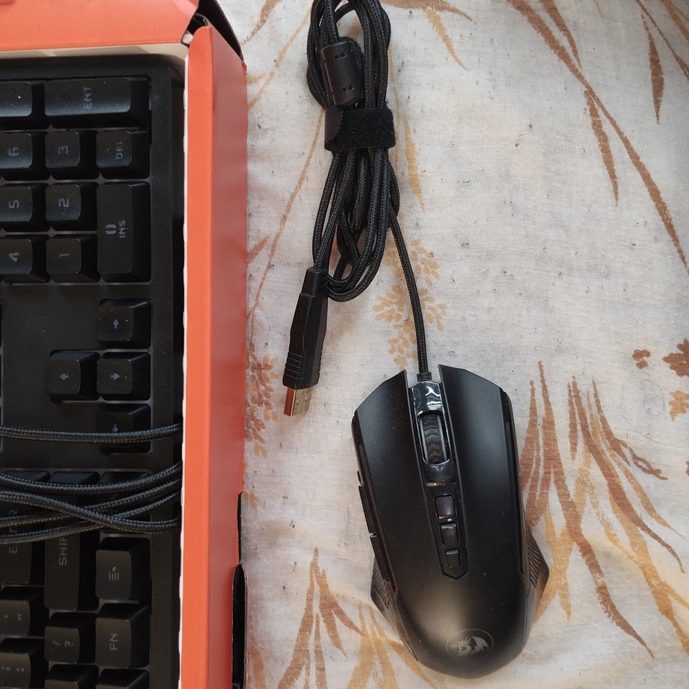 OON. Keyboard and Web Cam With Red Dragon Mouse