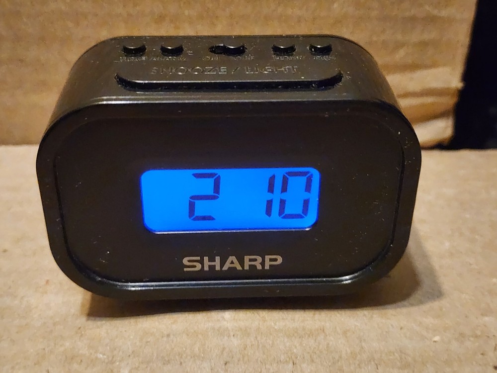 Sharp Digital Alarm Clock Ascending Alarm with Large Time Display Snooze SPC538