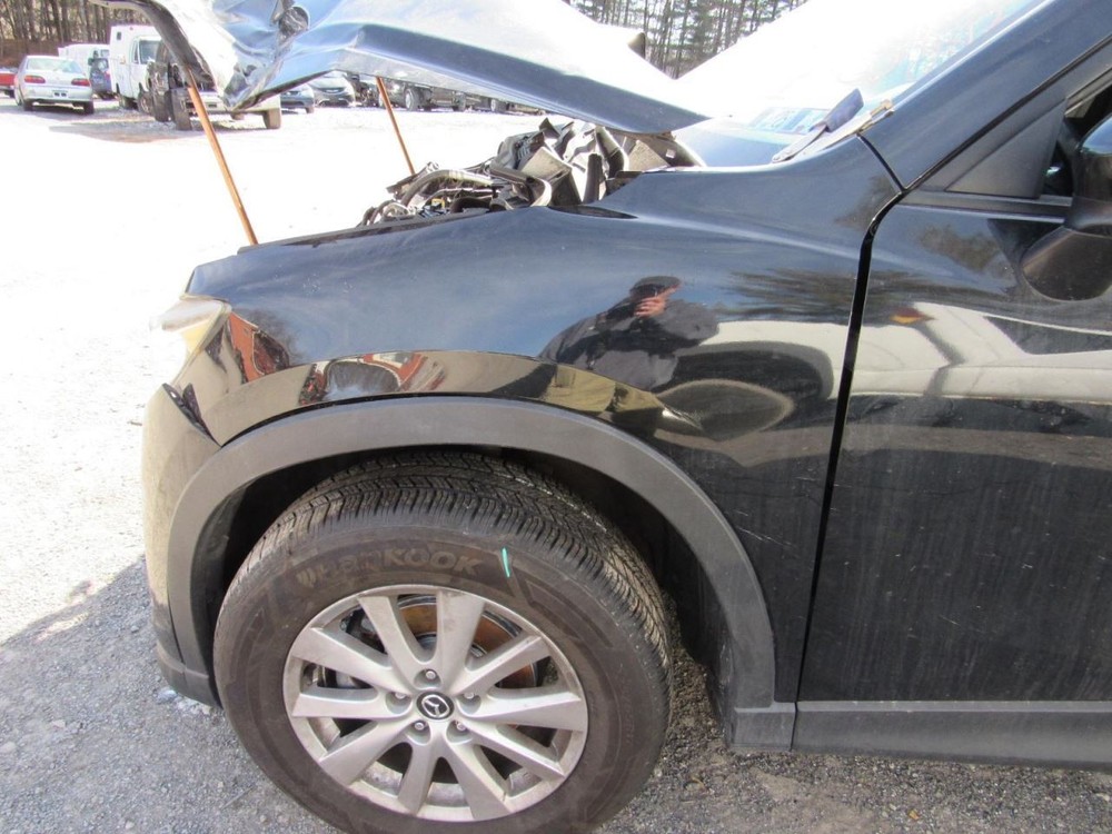 CX-5 2016 Glove Box 1030390