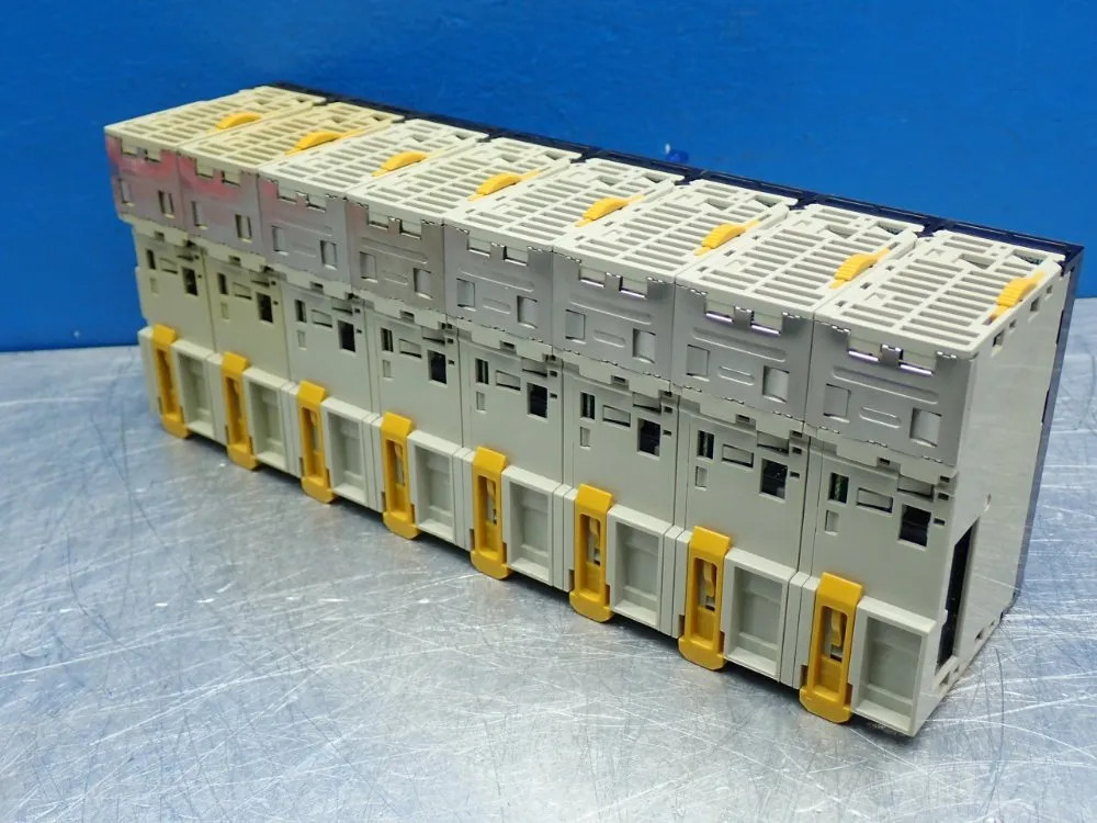 OMRON CJ-SERIES INPUT UNIT, 8PCS CJ1W-ID261