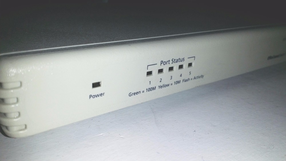3Com OfficeConnect Switch 5 (3C16793) 5-Ports External Switch with Power Supply