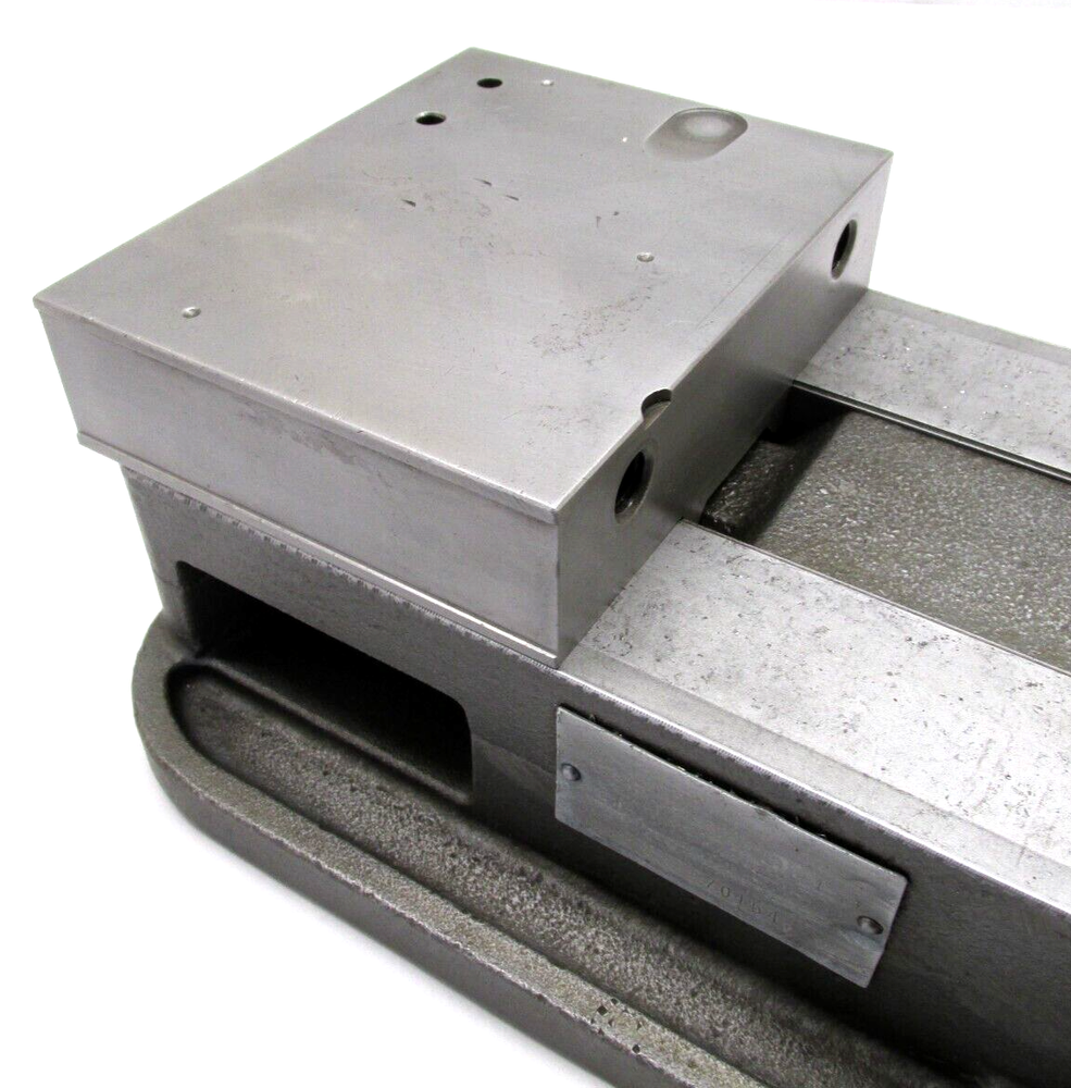 KURT ANGLOCK 6" MILLING MACHINE VISE - #D675