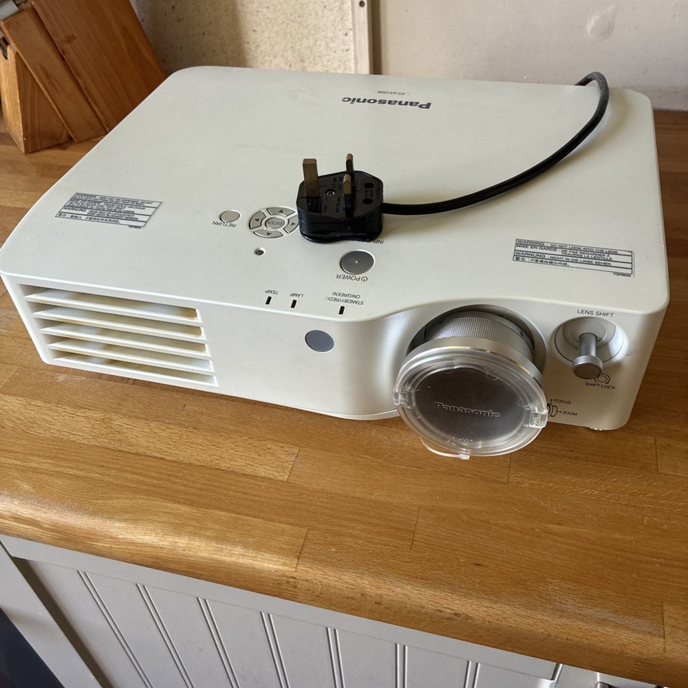 Panasonic LCD Projector PT-AX100E Instructions and remote (Spares & Repairs)