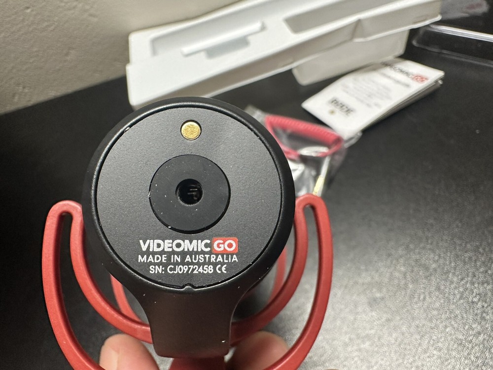 Rode VideoMic GO Camera-mount Lightweight Directional Microphone Open Box