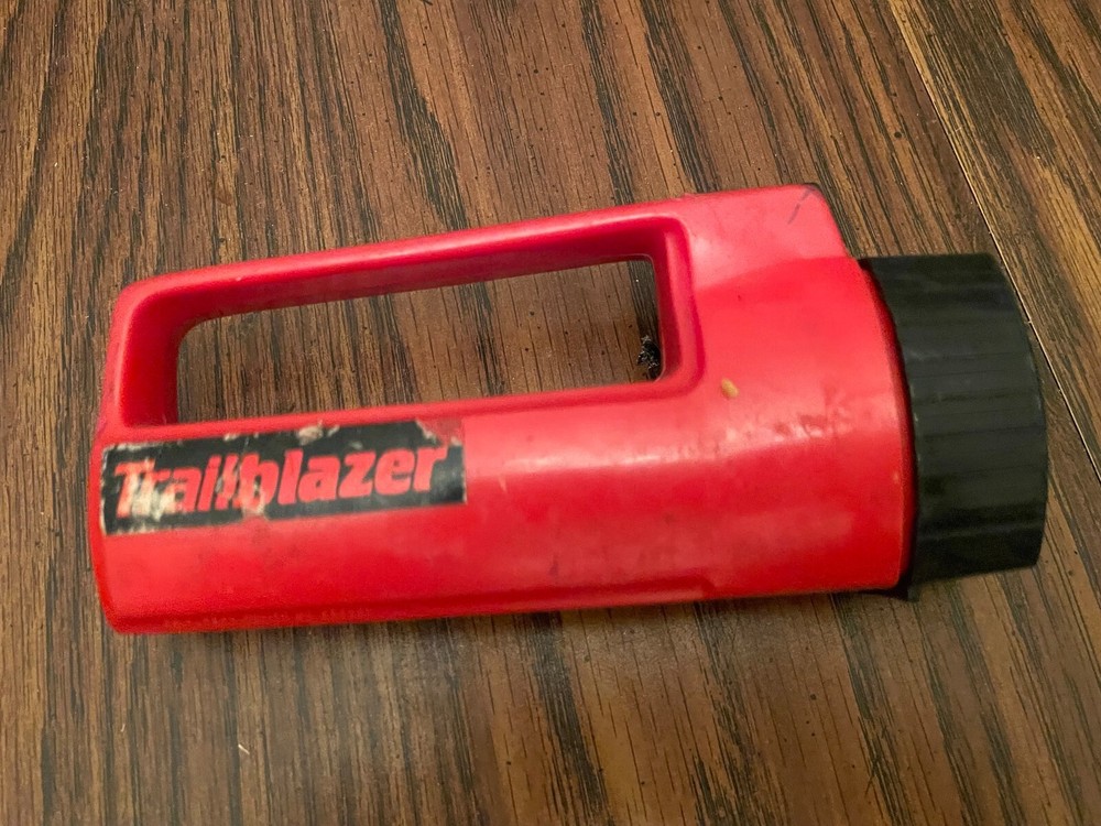 VINTAGE! TRAILBLAZER FLASHLIGHT