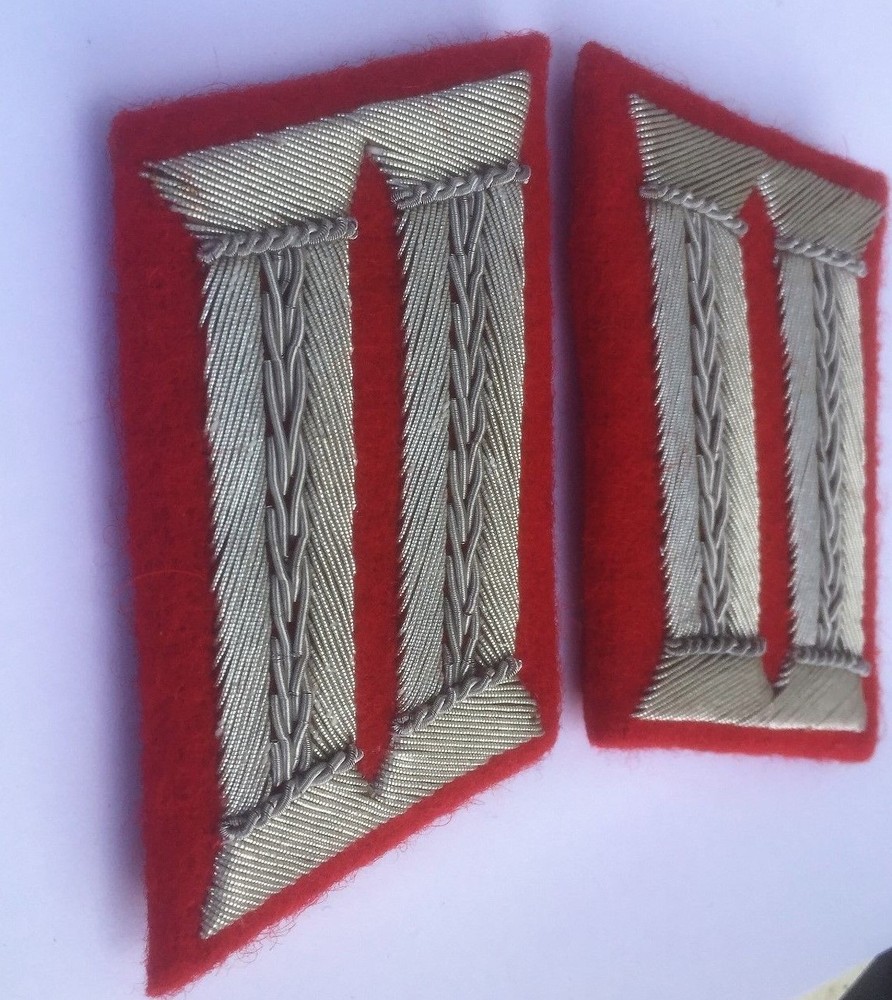 GERMAN ARMY ARTILLERY OFFICER COLLAR TABS A PAIR