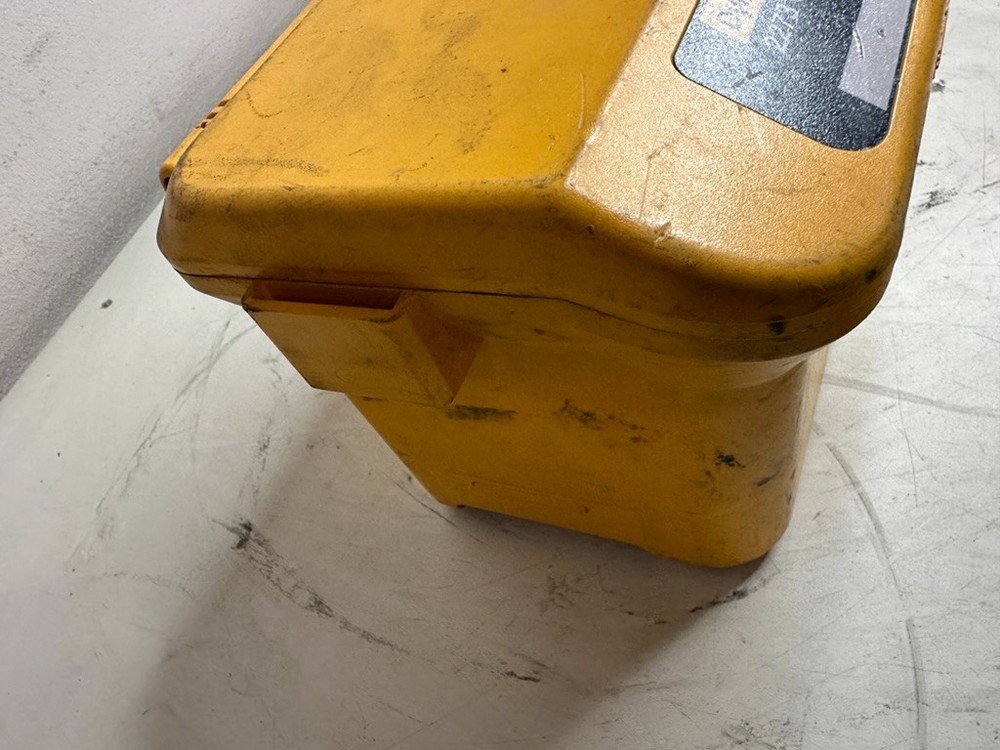 3M Dynatel 2273 Cable Locator Transmitter Unit ONLY AS-IS