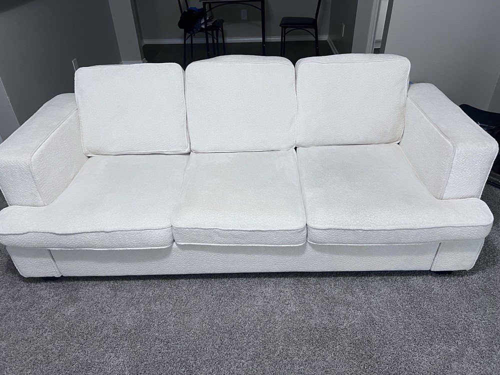 Amazon Boucle Couch - 7 Months Old, Minor Zipper Issue