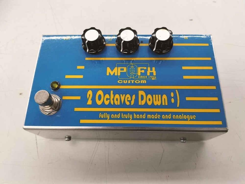 MP CUSTOM FX 2 OCTAVES DOWN OC-2 Effects Pedal for Bass