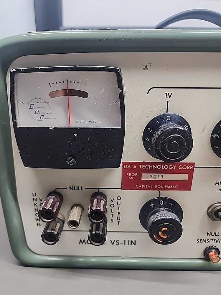 EDC VS-11N Precision DC Voltage Refrence - Electronic Development Co.