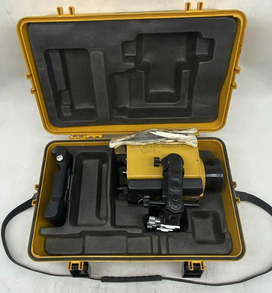 Topcon DM-C3 Electronic Distance Meter•