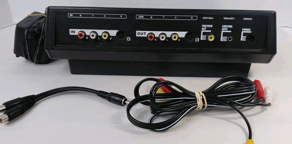 VIDEONICS TitleMaker 2000 With Cords and Very Good Condition