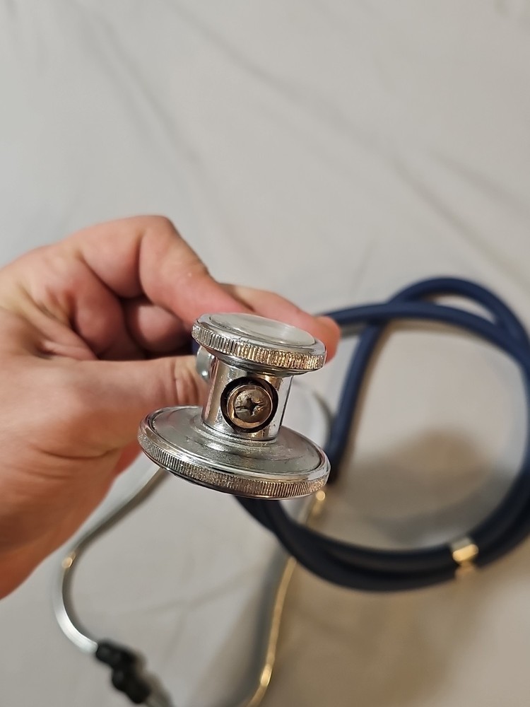 MEDICAL NAVY BLUE STETHESCOPE. Excellent Condition