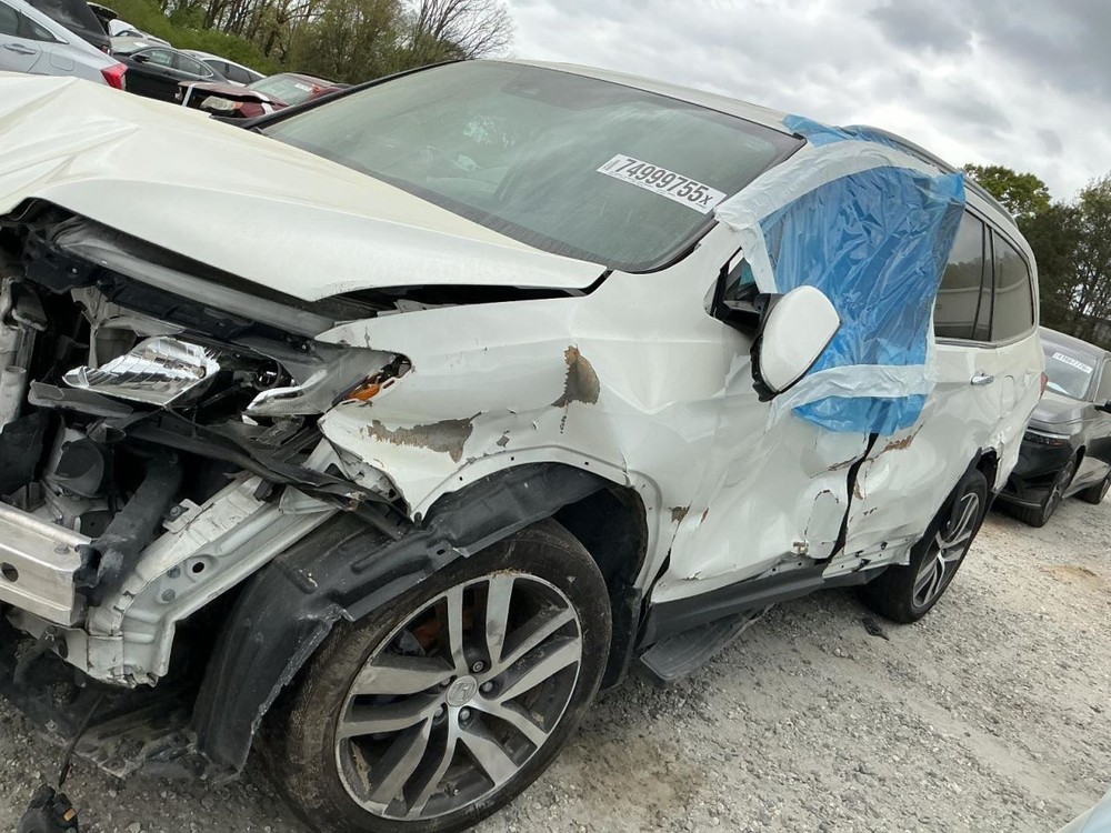 PILOT 2017 Glove Box 5021571