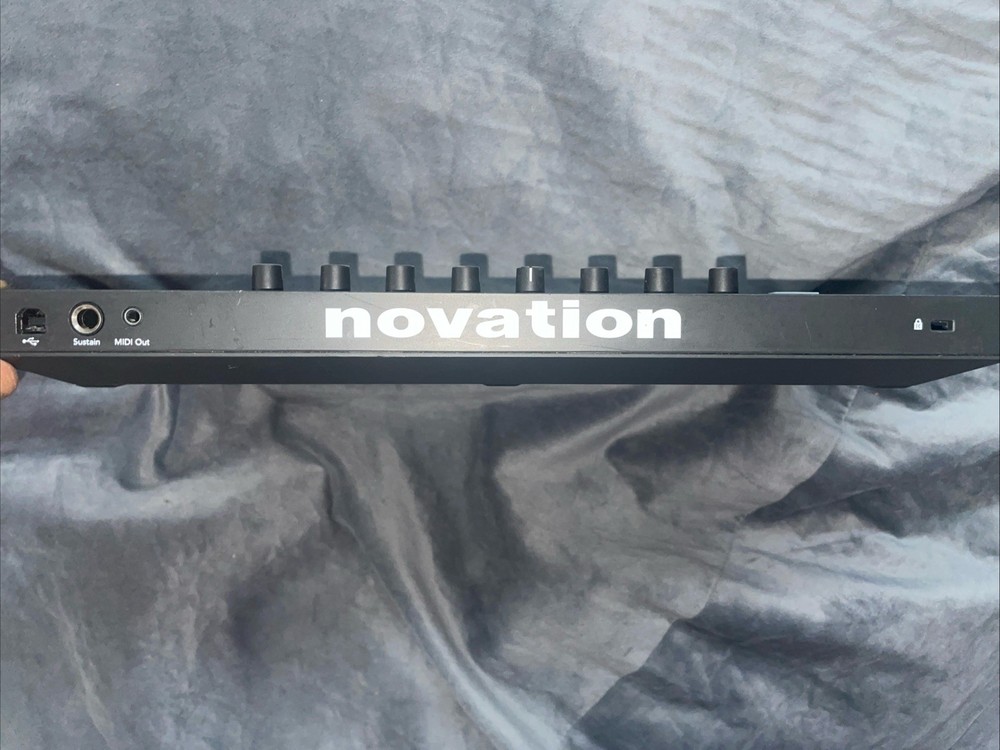 Novation Launchkey Mini Mk3 25 Mini-key Midi Keyboard Controller Only *No Cords