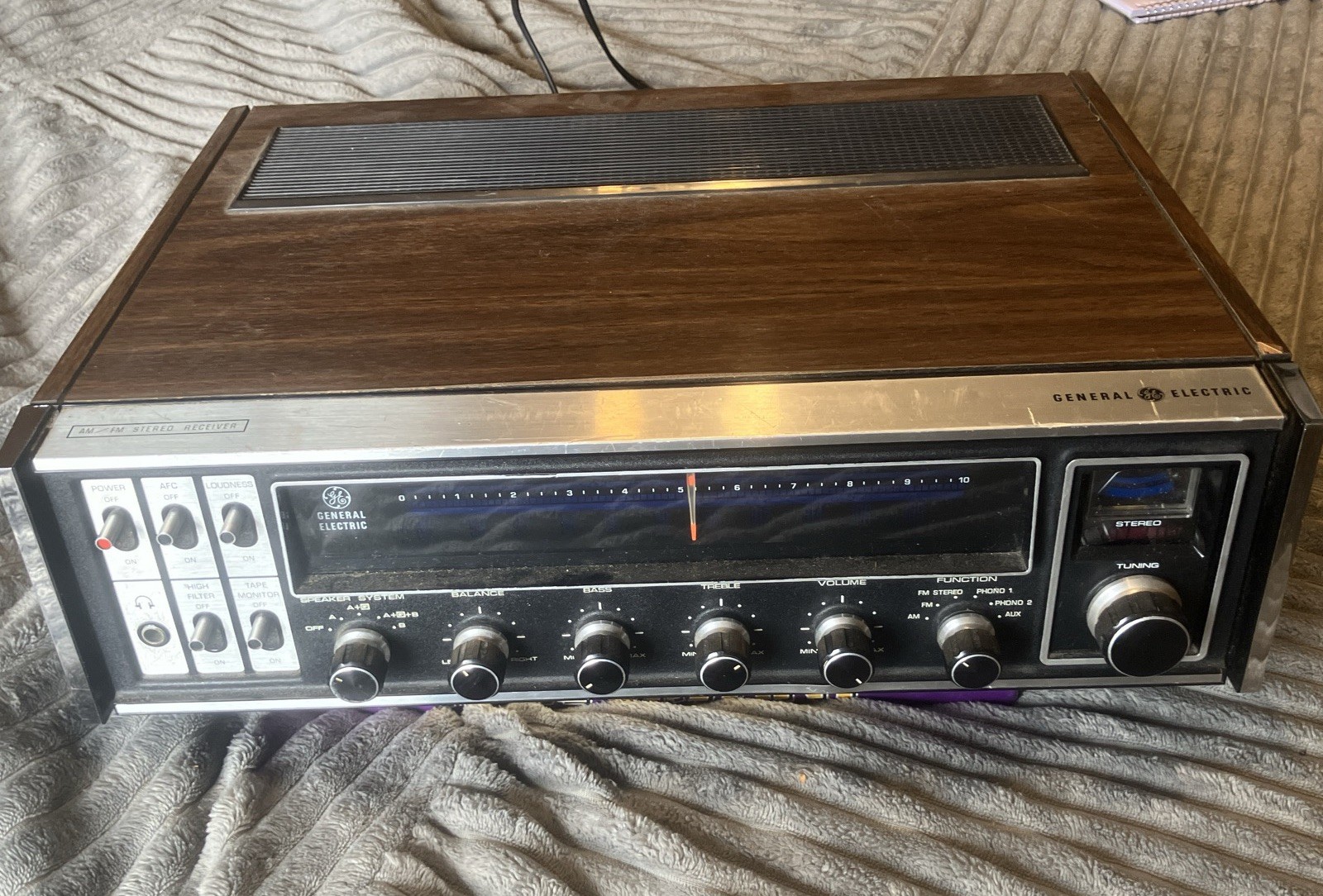 General Electric Am Fm Stereo Receiver Model RA200A