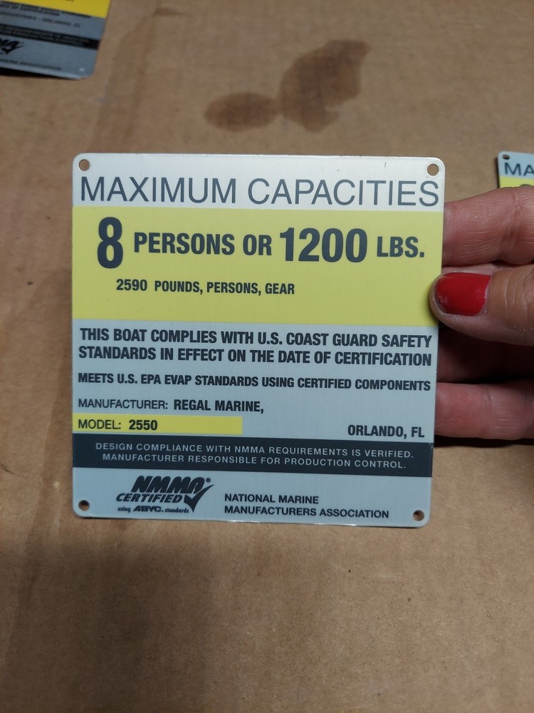 Variety BOAT MAXIMUM CAPACITIES PLAQUE (46-E1)