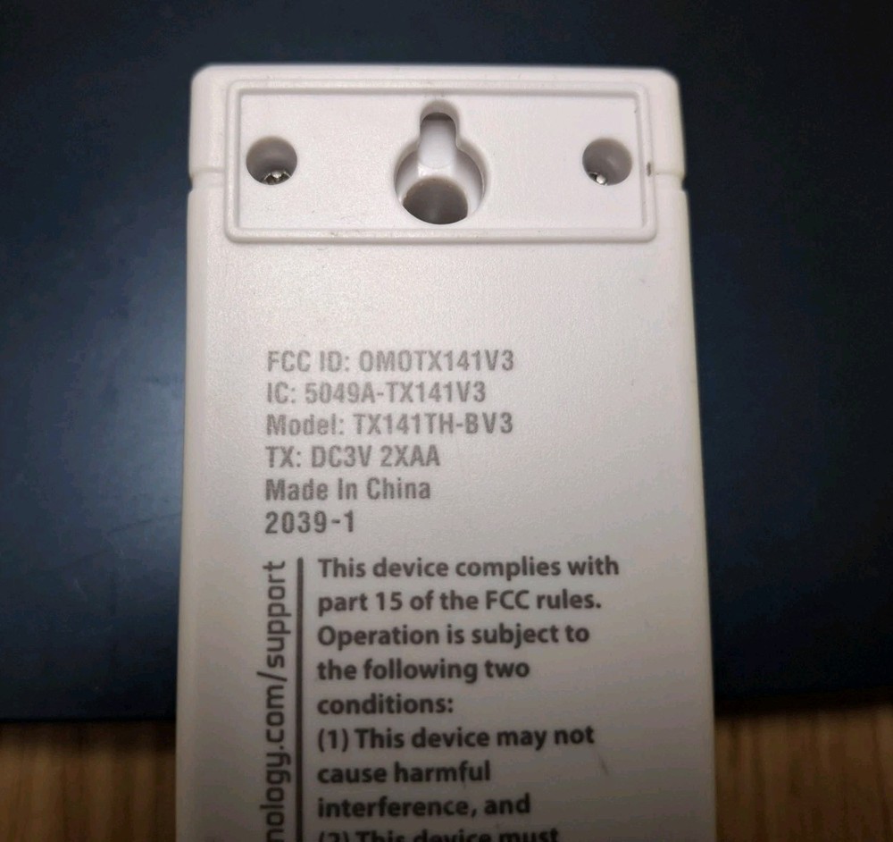 TX141TH-BV3 La Crosse Technology Wireless Temperature & Humidity Sensor