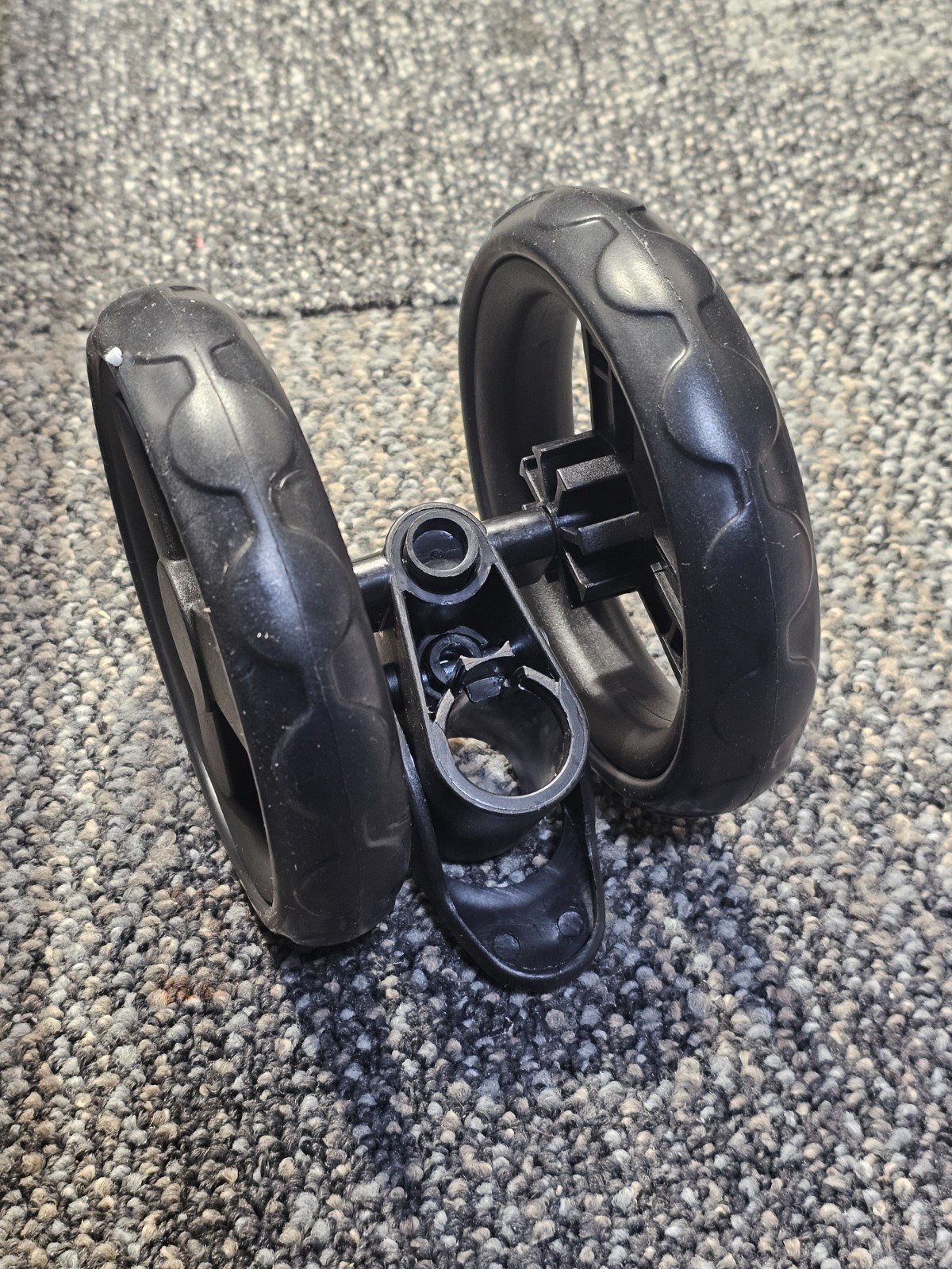 Wedyvko Pet Strollers with Reversible Handle for Small Medium Dogs with Mesh