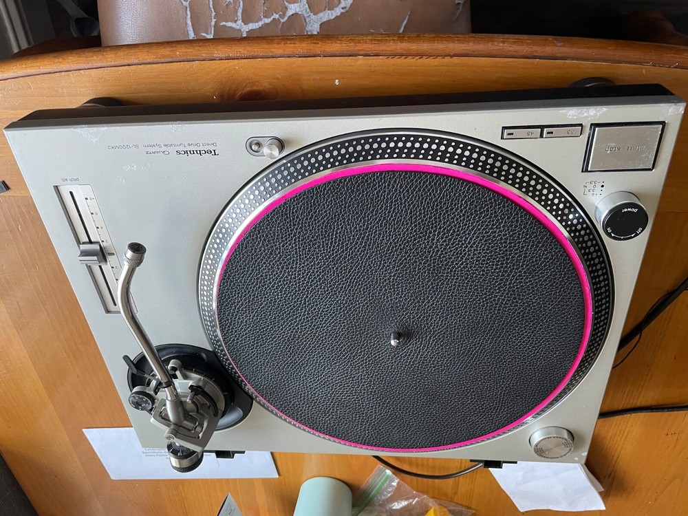 technics sl-1200mk2 dj turntables