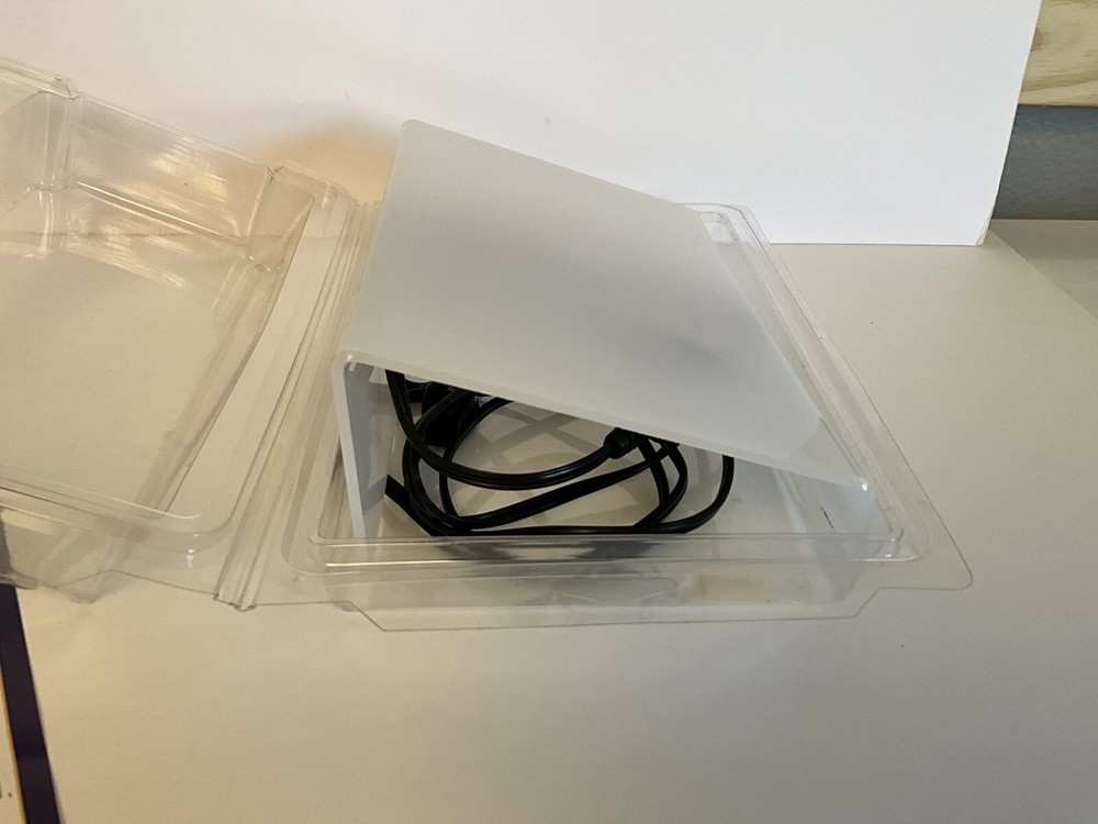 American Traditional Stencils EMBOSSING LIGHT TABLE Emboss and Trace Light Box