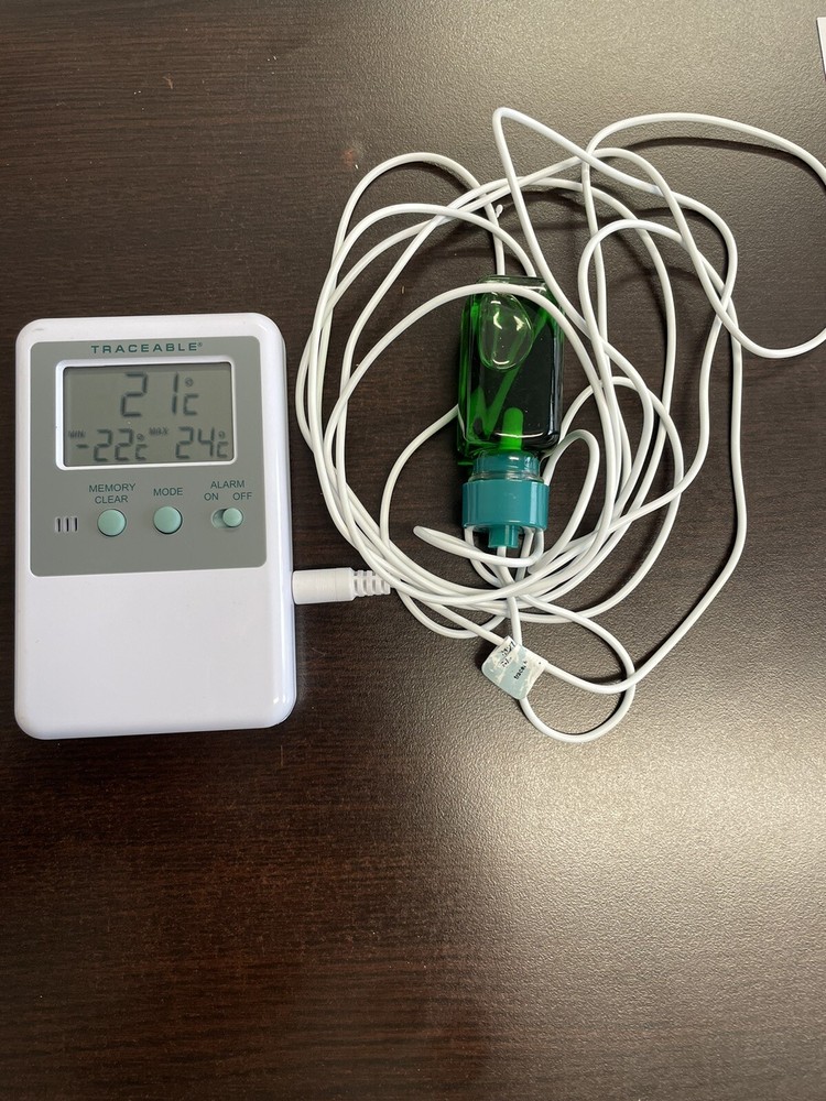 TRACEABLE 4127 Digital Thermometer, ±1°C Temperature Accuracy