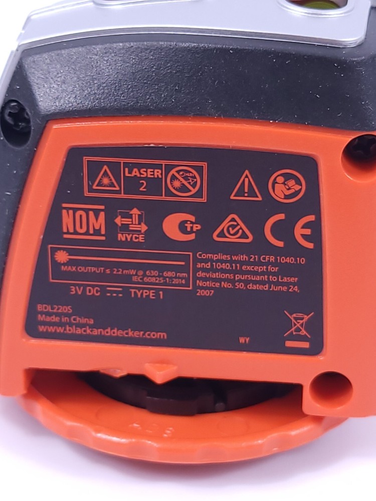 BLACK + DECKER BDL220S • Laser Level 2 Bubble Vials