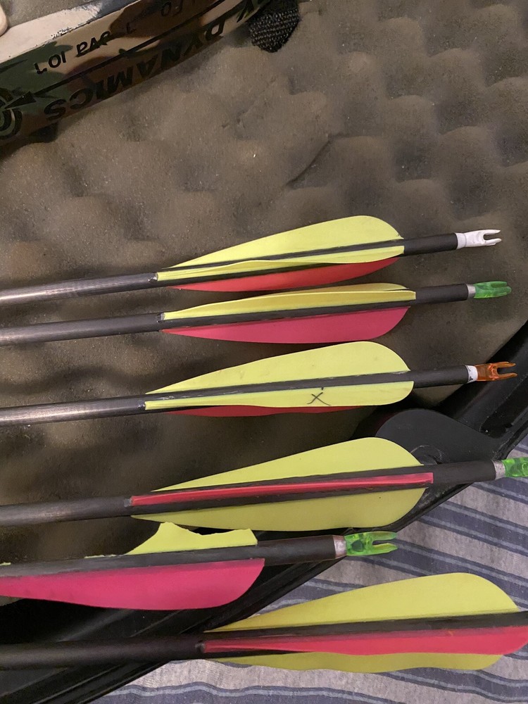 Bullet 225 compound bow left hand used READ DESCRIPTION