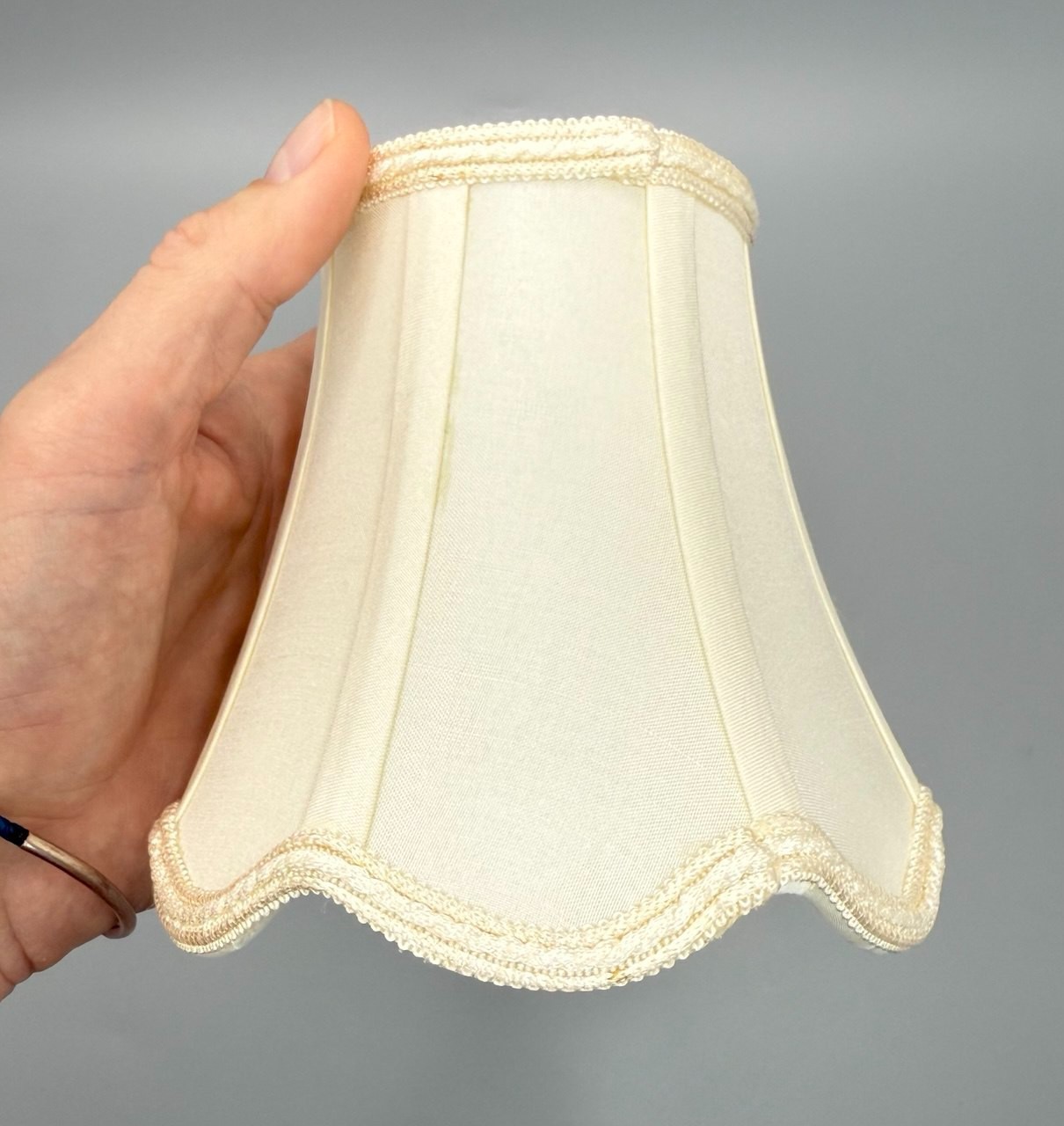 ⭕️ NEW CANTERBURY ROSEART 5” BONE SCALLOPED SILK LAMPSHADE CLIP ON NOS