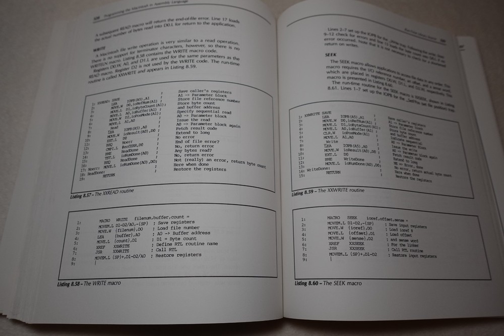 Programming the Macintosh in Assembly Language 1986 Steve Williams Publication