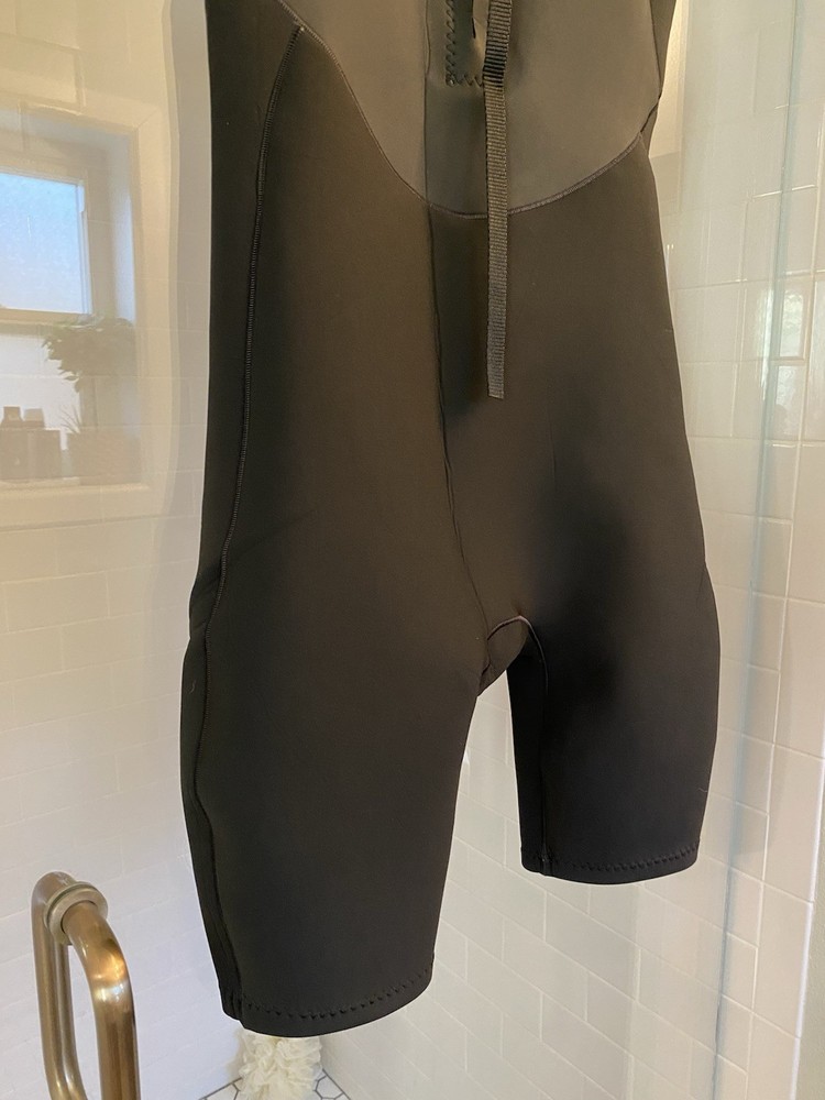 RipCurl wet suit - size MT