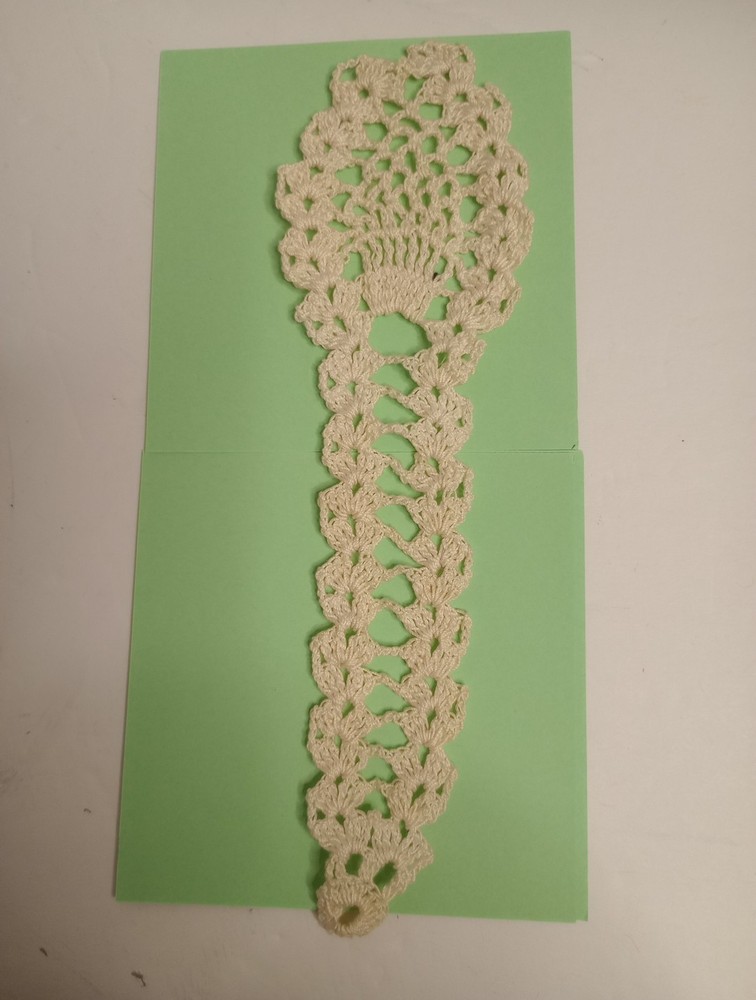 VTG Hand-Crocheted Bookmark Cream Yarn Features A Repeating Openwork Pattern 7"