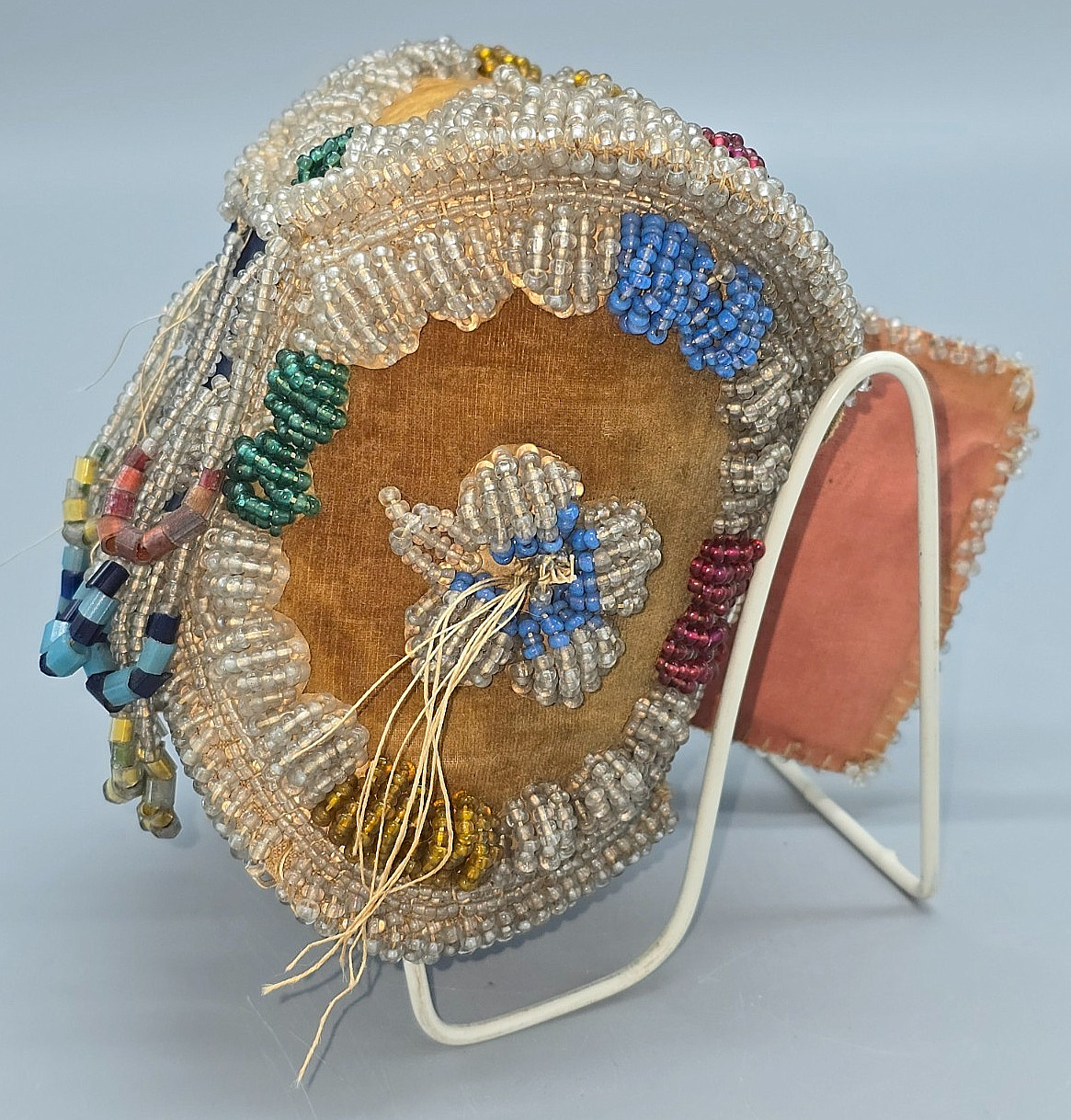 Antique Iroquois Nation 5x4.5" BEADED JEWELRY / SEWING / TRINKET BOX, flap door