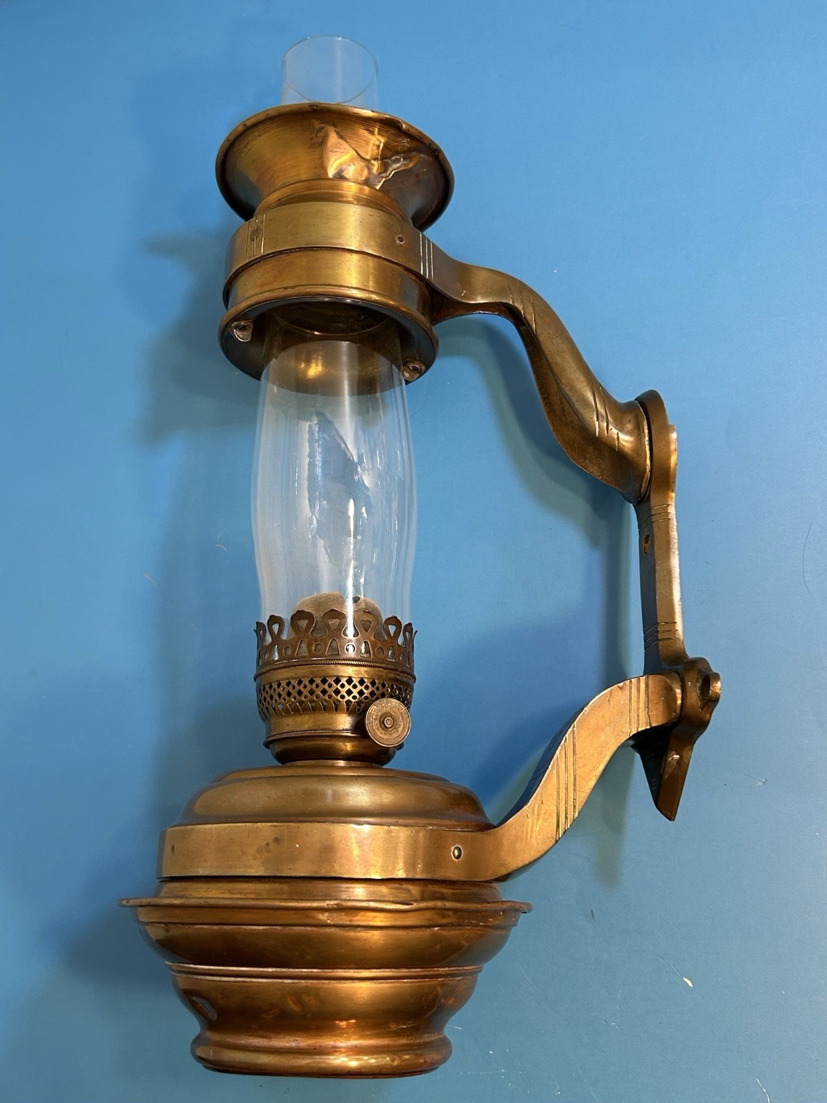 Antique Dayton Manufacturing Chesapeake Ohio Railroad Wall Mount 16” Oil Lamp