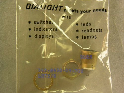 3 Dialight 362843009702 Incandescent Lamp Sockets