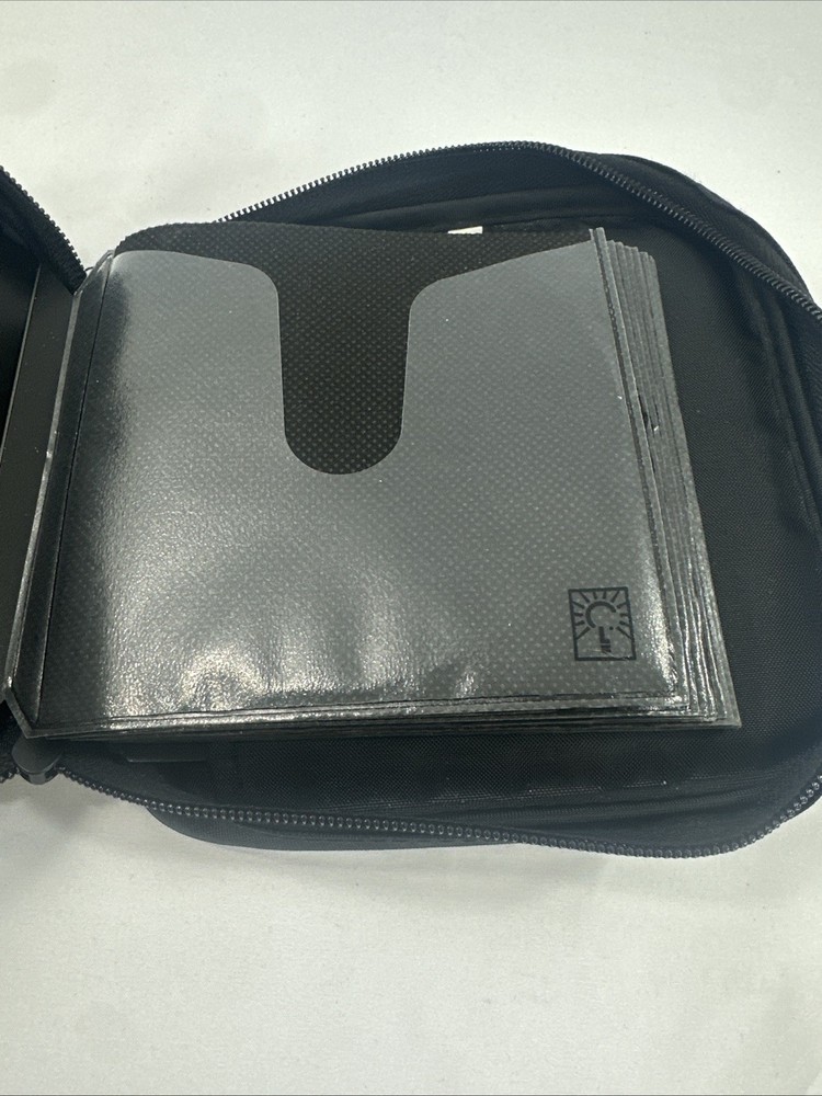 Case Logic CD Case 24 Capacity Black Nylon Carrying Case w/Handle EUC