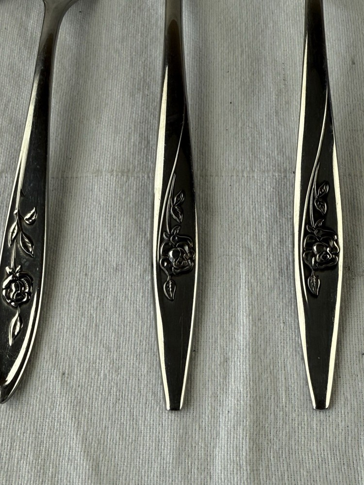 LOT Oneidacraft Deluxe Stainless LASTING ROSE Pattern dinner Serving Fork spoon