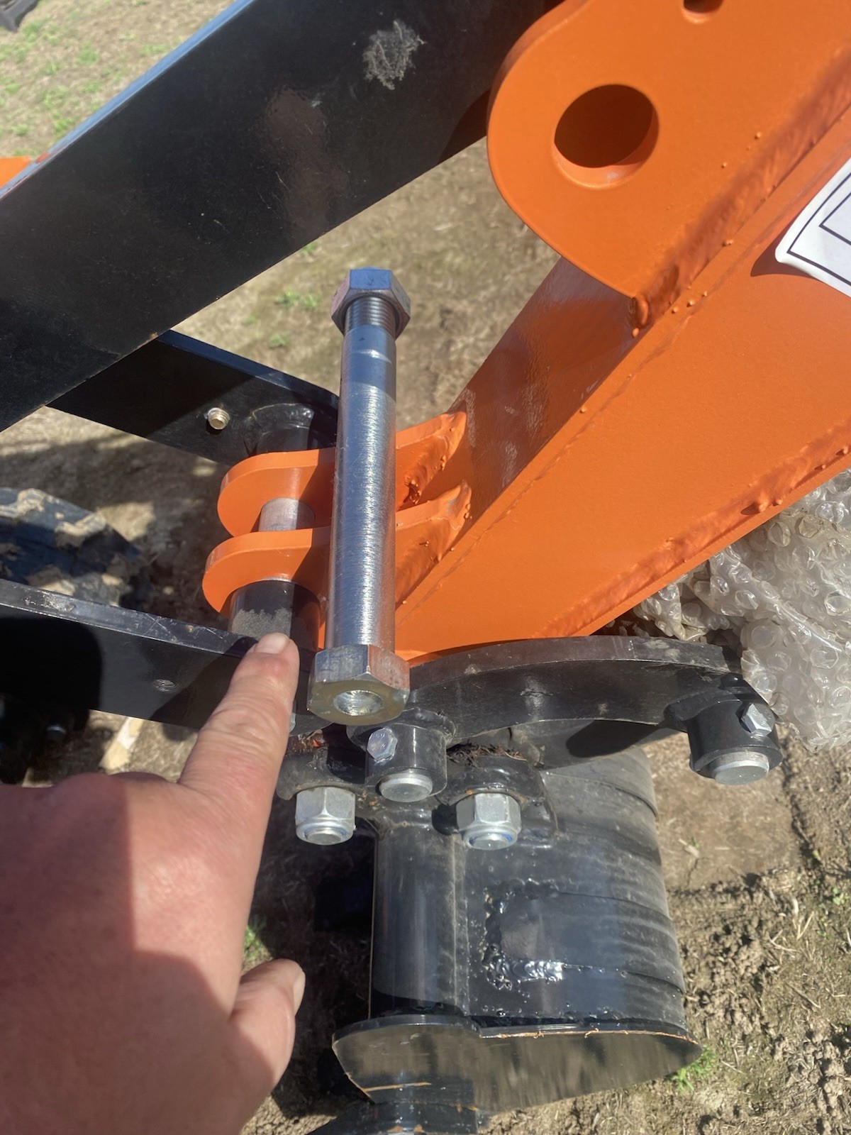 25 Mm Pins For One Ton China Excavator Greasable Bucket Thumb