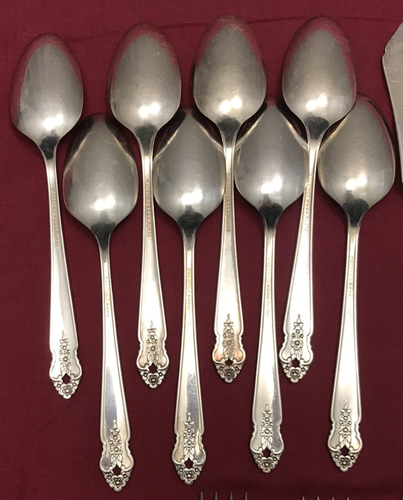 28 Pc DISTINCTION Silverplated SALAD FORKS, SPREADERS & TEASPOONS by Prestige