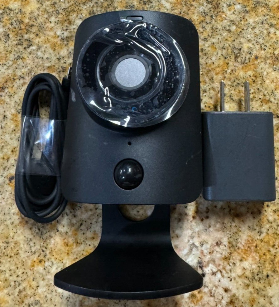 SimpliSafe HD Wired Indoor Security Camera with Built-in Privacy Shutter +AC