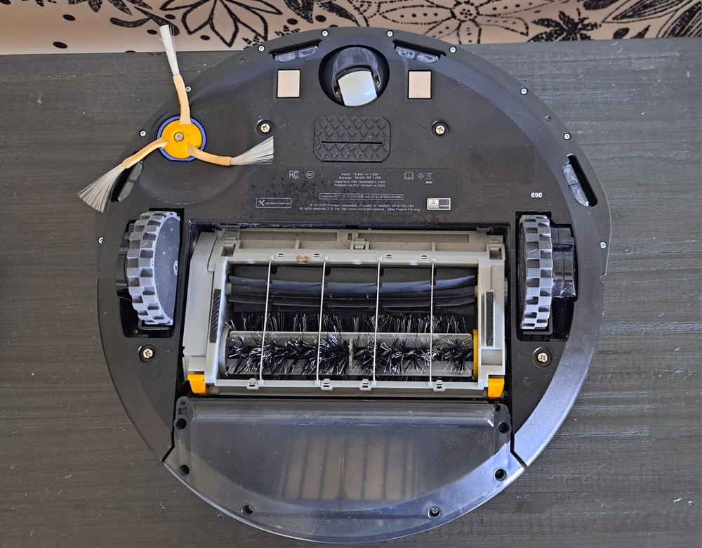 iRobor Roomba vacuum cleaner